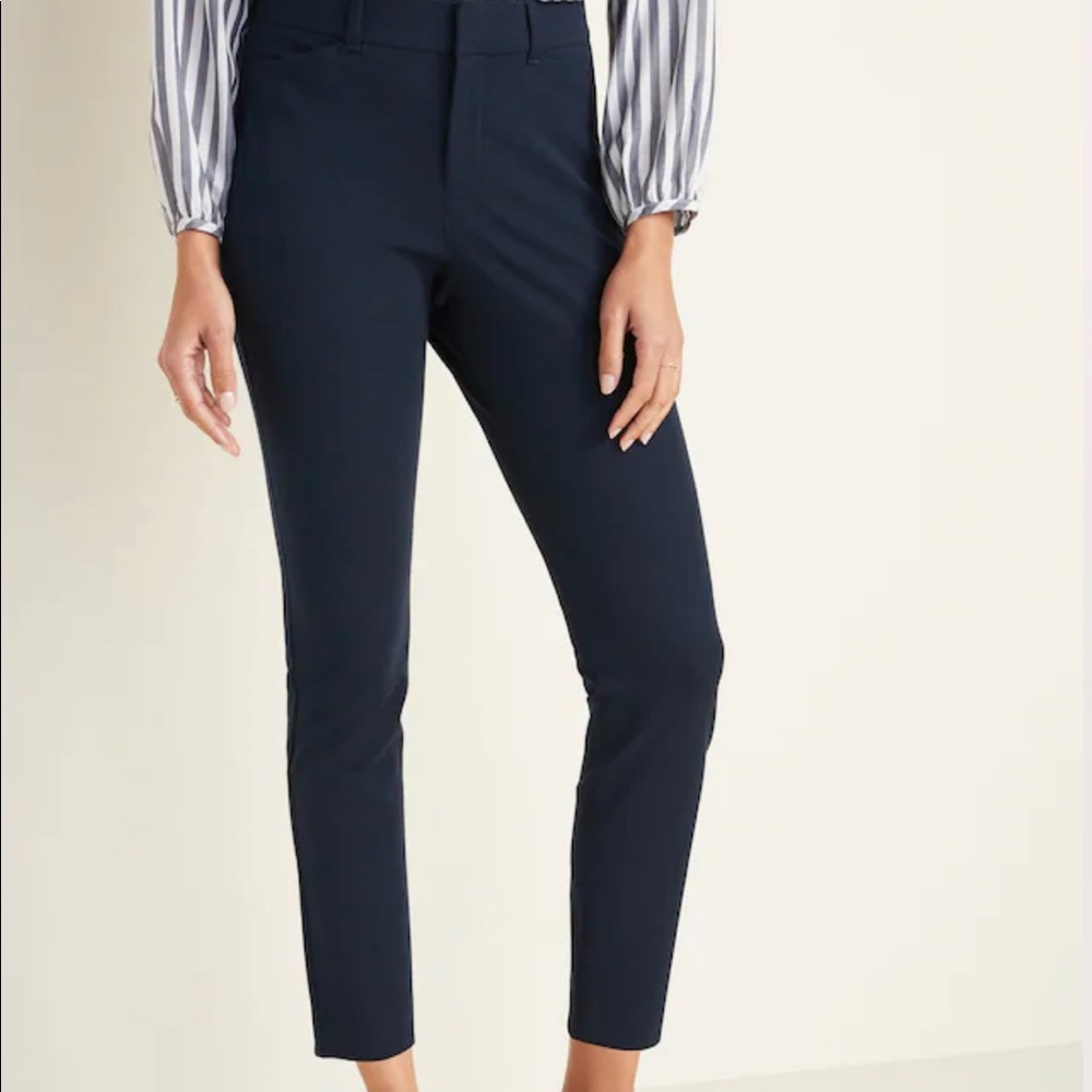 NWT - Old Navy High Rise Pixie Pant - Petite 14